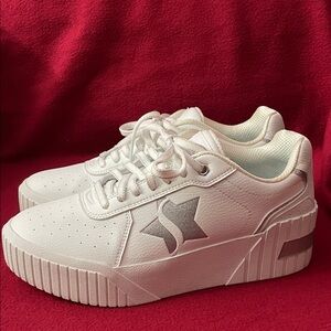 Stylish White Women's Sneakers size 9